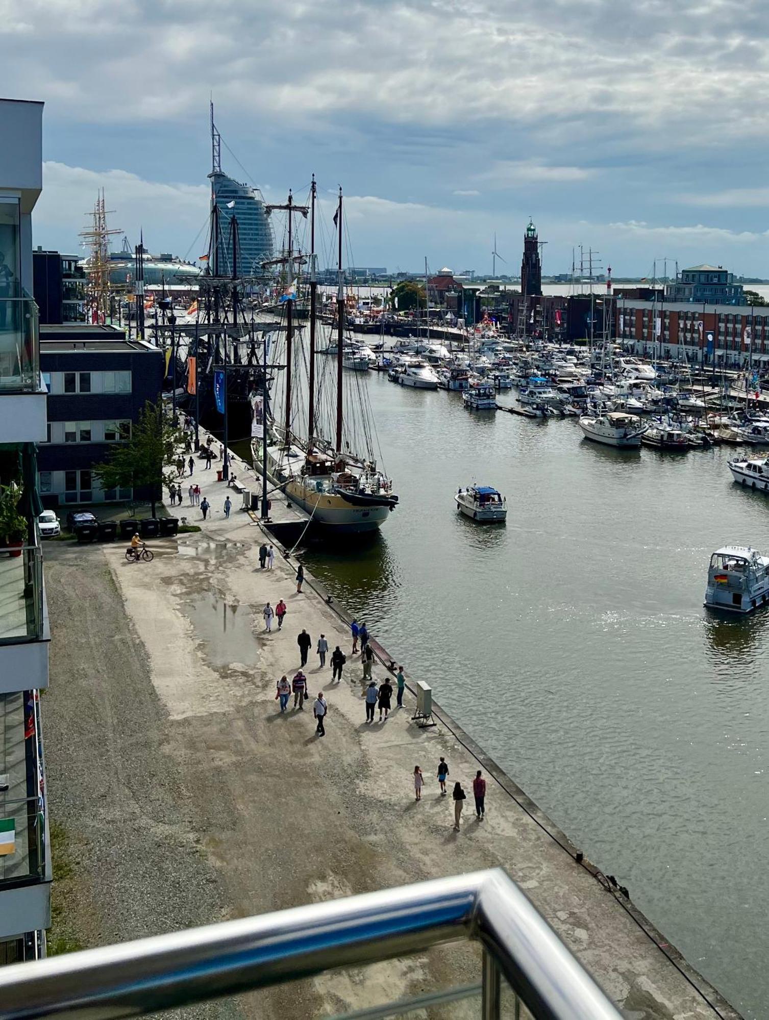 Coast House Seaside Loft Apartment เบรเมอร์ฮาเฟิน ภายนอก รูปภาพ