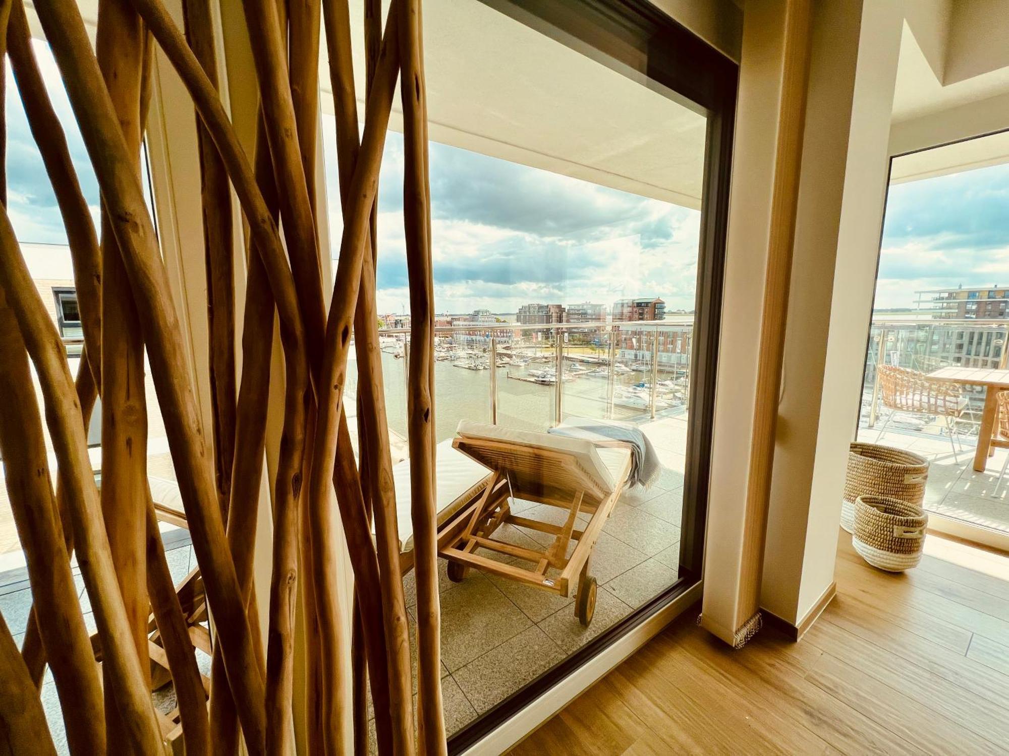 Coast House Seaside Loft Apartment เบรเมอร์ฮาเฟิน ภายนอก รูปภาพ