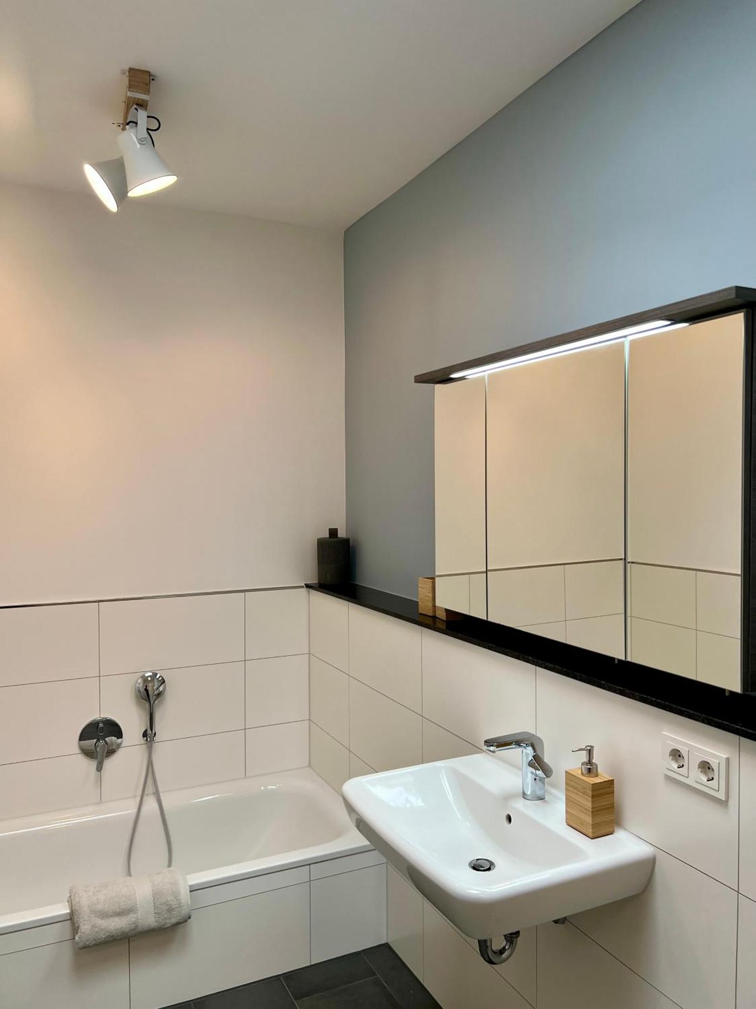 Coast House Seaside Loft Apartment เบรเมอร์ฮาเฟิน ภายนอก รูปภาพ